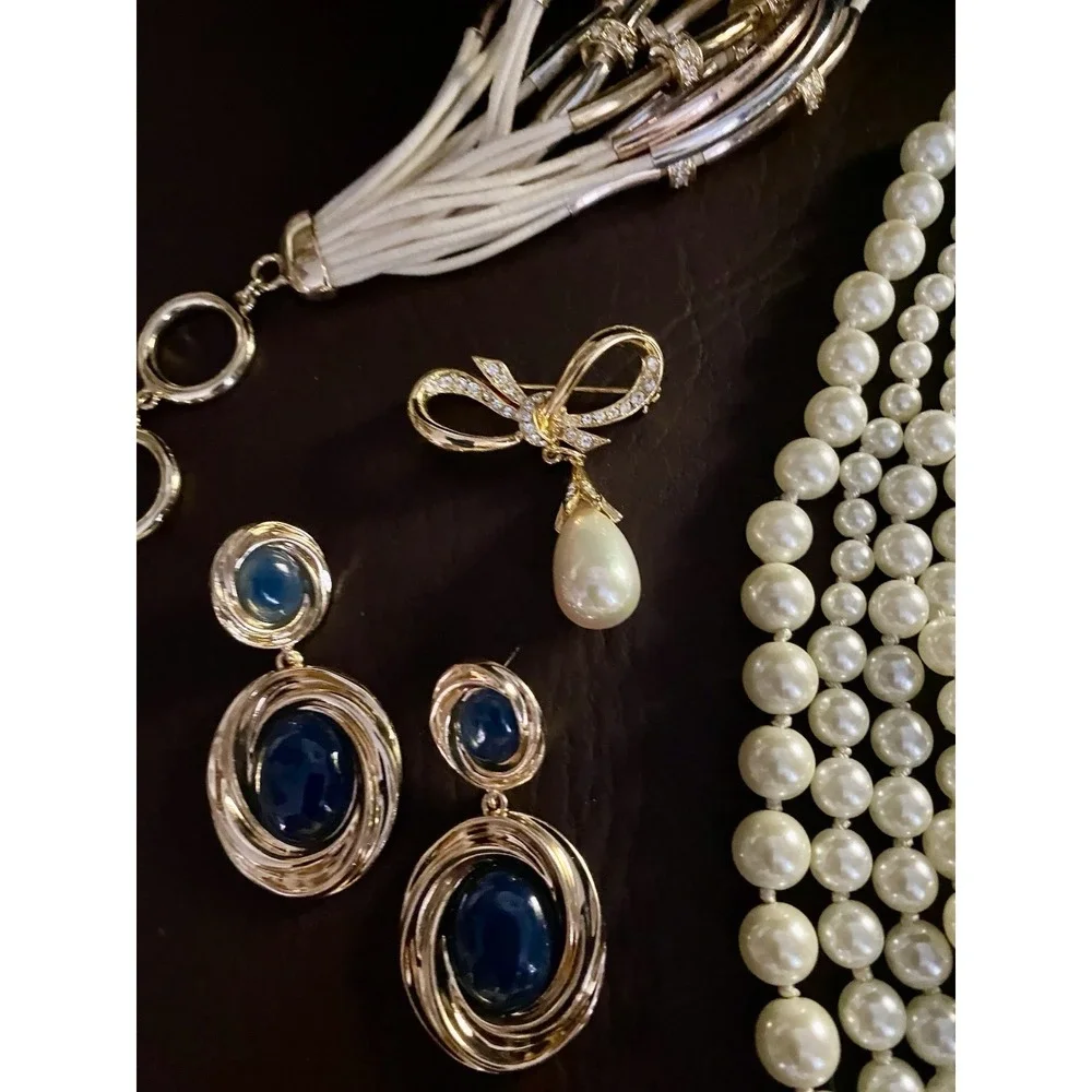 VTG - Modern Jewelry Bracelet Necklace Brooch Earring Rhinestone Faux Pearl Lot